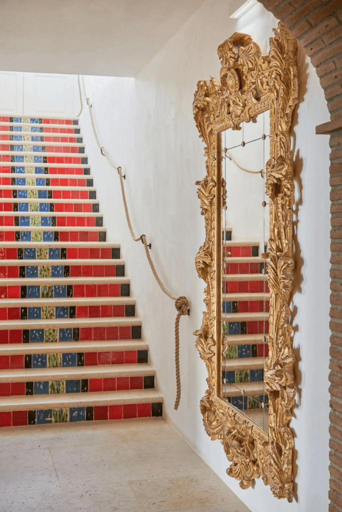 Lush Collective | Vermelho Melides
Stairs