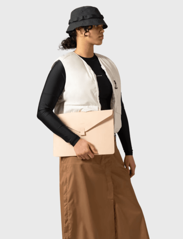 Lush Collective | Sandqvist Gustav Minimalistic Laptop Sleeve in Full-grain Leather
