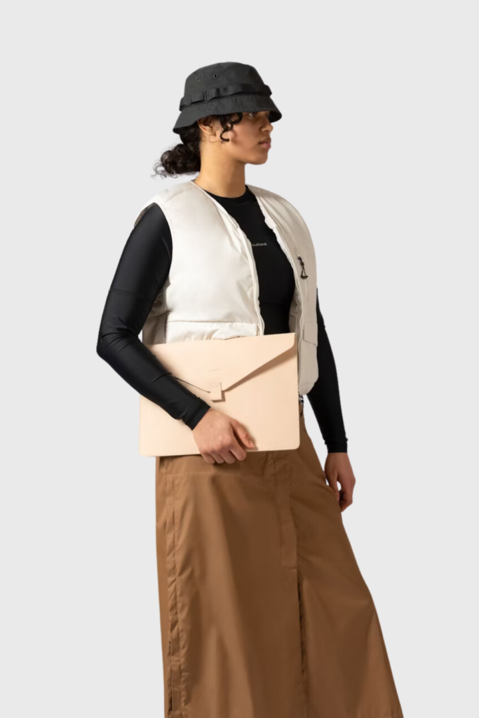 Lush Collective | Sandqvist Gustav Minimalistic Laptop Sleeve in Full-grain Leather