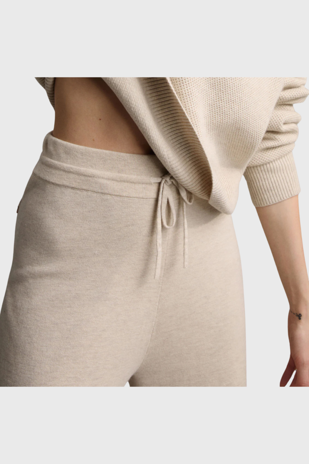 Lush Collective | Lunya Women's Cozy Cotton Silk Relaxed Jogger Ecru Detail