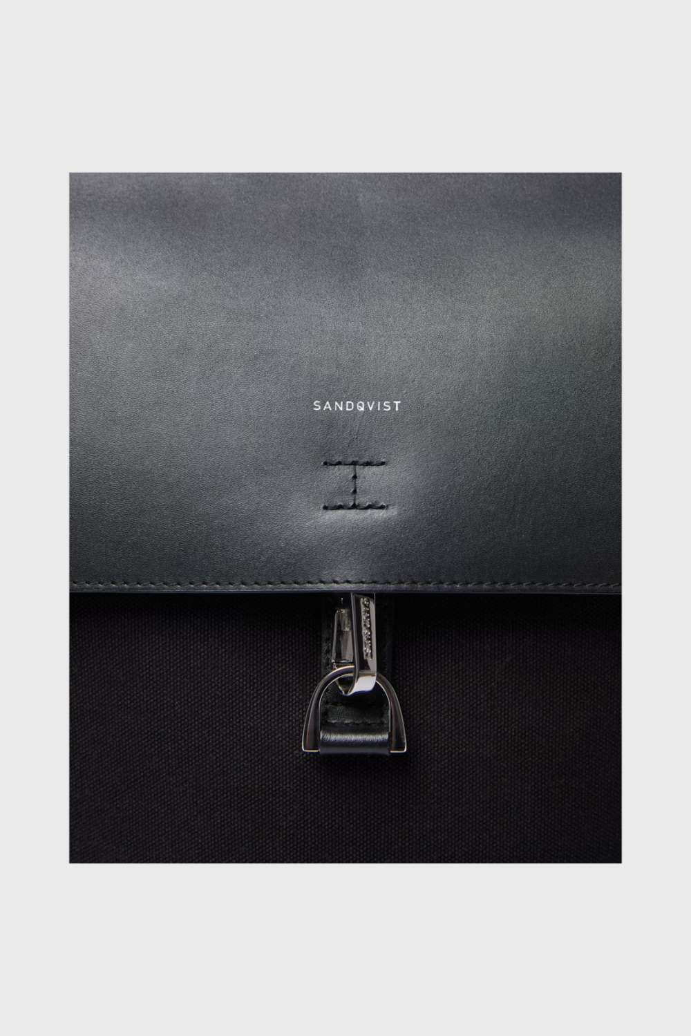 Lush Collective | Sandqvist Alva Metal Hook Backpack - Detail