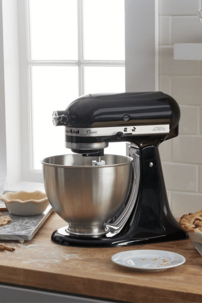 Lush Collective | Classic Series 4.5-Quart Tilt-Head Stand Mixer - Kitchen Scene