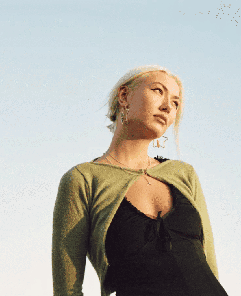 Lush Collective | Nieve Ella Is The British Indie-Pop Star Turning Teenage Heartache Into Anthems