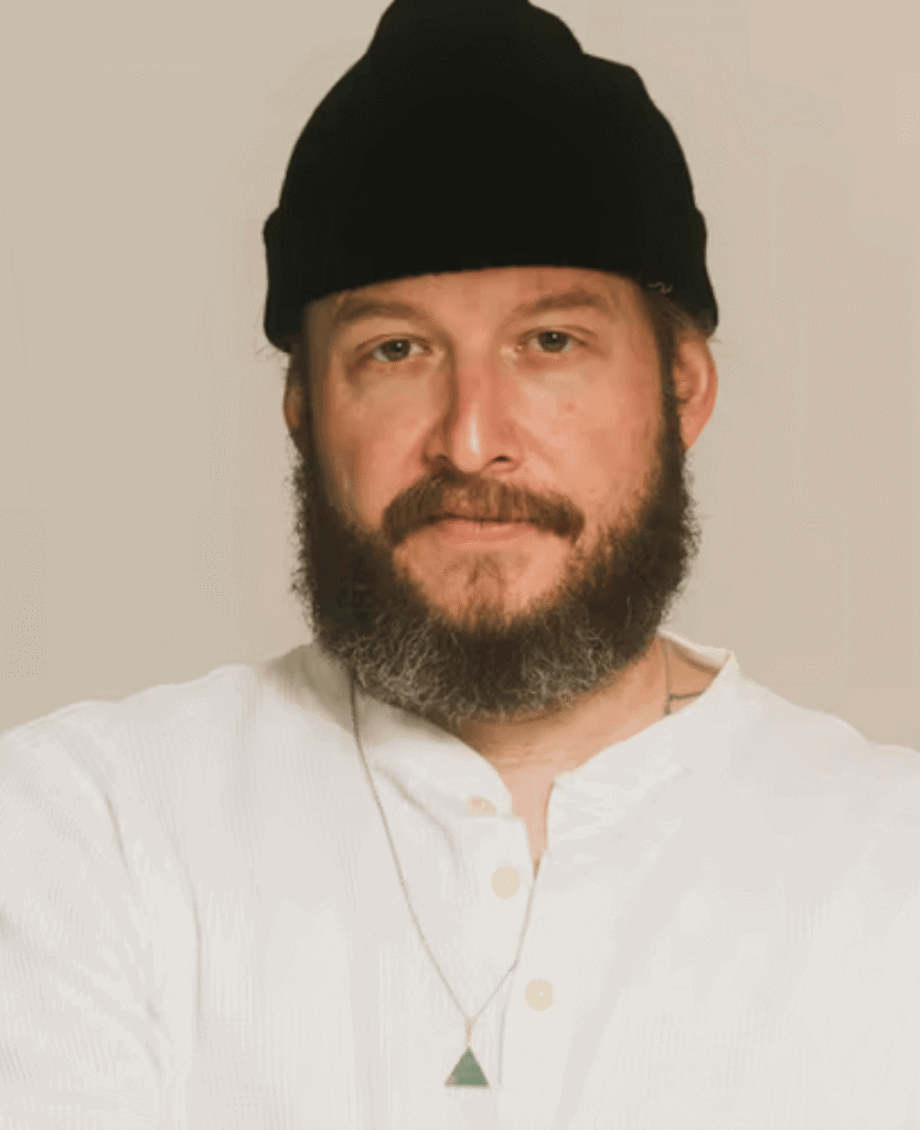 Lush Collective | Bon Iver: The Sound of Introspection and Innovation - Justin Vernon’s Fashion: Unfussy, Functional, and Artistic
